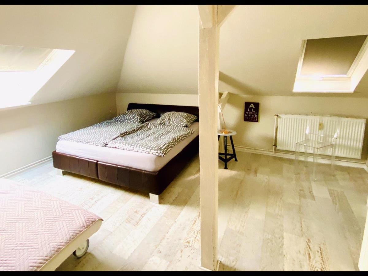 Ankerplatz Neumuenster, Parkplatz Appartement Buitenkant foto